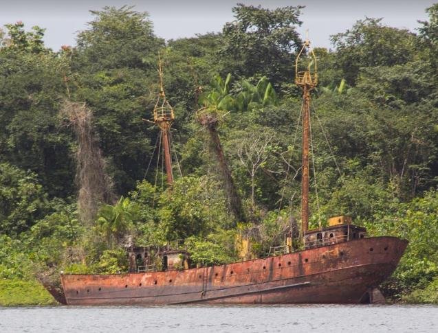 Barcos Faro abandonados en Suriname 0 - LV 103 o WAL 526 HURON Ahora BARCO MUSEO 🗺️ Foro General de Google Earth