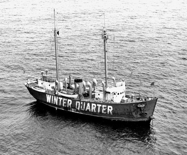 LV 107 o WAL 529 Winter Quarter Ahora Oficinas Flotantes 0 - Barcos Faros, Lightvessel o Lightship