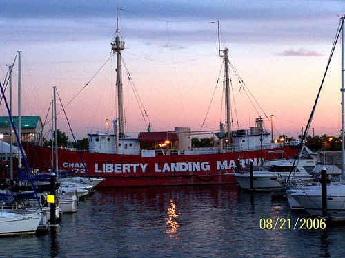 LV 107 o WAL 529 Winter Quarter Ahora Oficinas Flotantes 1 - Barcos Faros, Lightvessel o Lightship