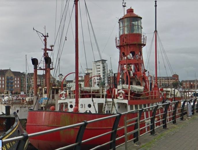 Esta Imagen esta buena porque aca se ve clarito el numero 91, osea es el LV 91 - Barcos Faros, Lightvessel o Lightship