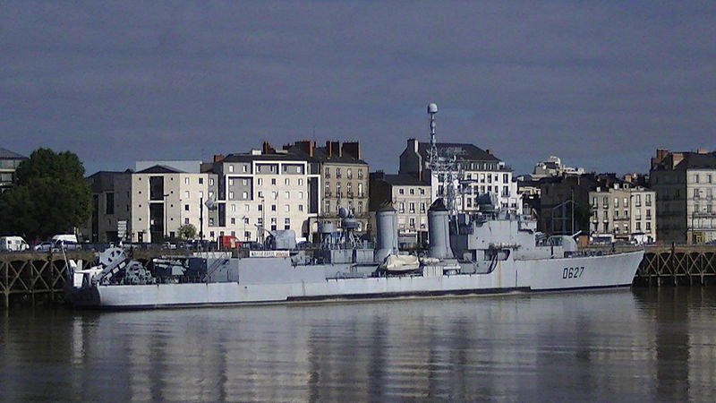 Barco Vapor de Guerra Maillé-Brézé (D627) 2