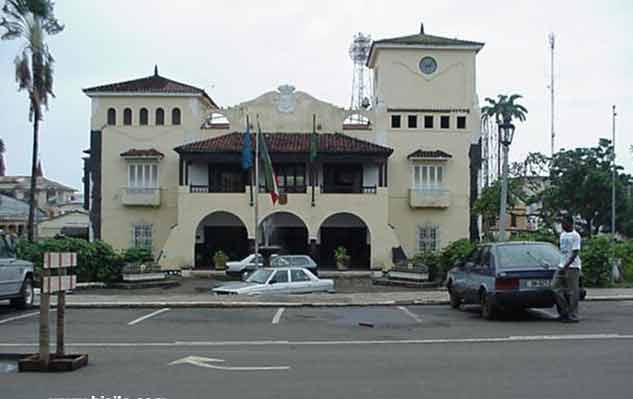 Ayuntamiento de Malabo 1