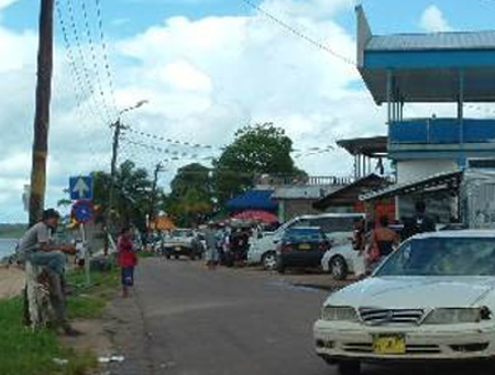 Meerzong, Suriname 0