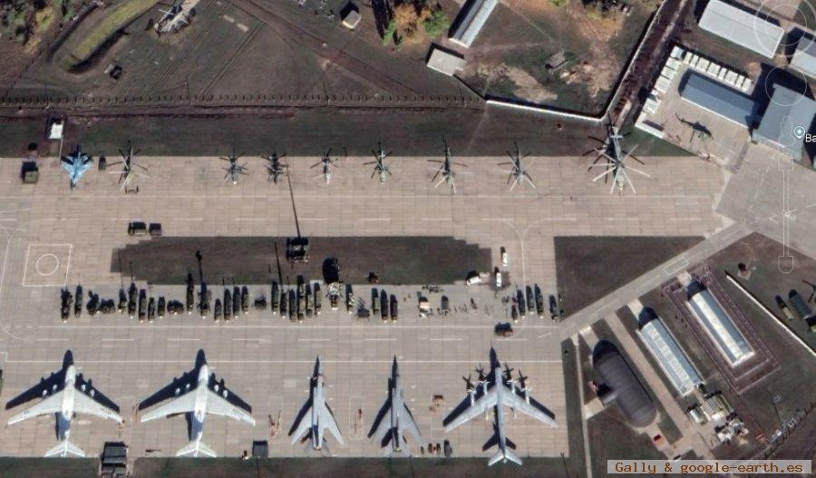 Mi-26 en Voronezh Baltimore Air Base, Rusia 1 - Helicóptero Mil Mi-26 (El helicóptero más grande del mundo)