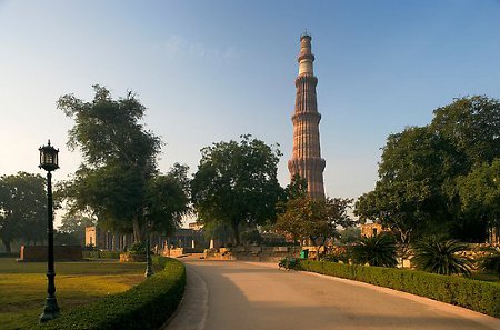 Minarete Qutab; Delhi, India 1