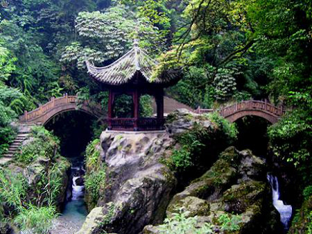 Monasterio Baoguo, EmaiShan, Sichuan, China 0