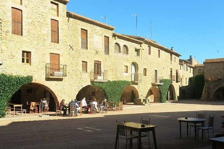 Monells, Girona, Catalunya 0