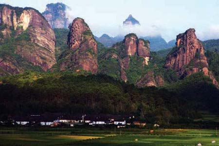 La Montaña Danxiashan en Guangdong, China 0