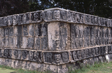 Muro de Calaveras, Chichén Itzá, Mexico 0