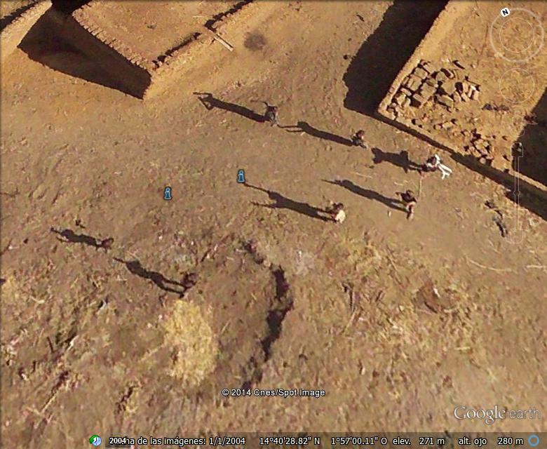 Niños saludando desde el corazon de Mali 1 - Avion persiguiendo un rebaño de cabras 🗺️ Foro África