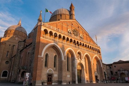 Padua, Veneto, Italia 🗺️ Foro Europa 0