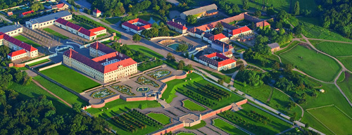 Palacio Imperian Schloss Hof, Viena, Austria 🗺️ Foro Europa 1