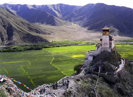 Palacio Yumbulagang, Shannan, Xizang, China 0