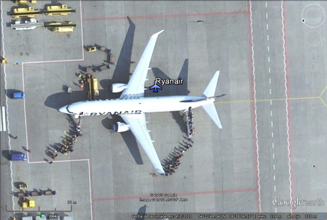 Pasajeros embarcando en un avión de Ryanair 1 - Aeropuertos complicados 🗺️ Foro General de Google Earth