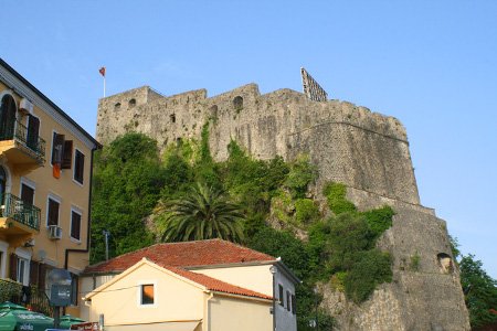 Paso a Kotor, Herceg Novi, Montenegro 0