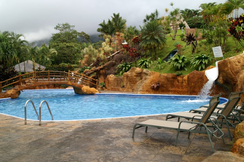 Hotel con aguas termales a los pies del Volcán Arenal