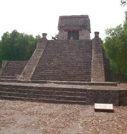Piramide de Tenayuca, Mexico D.F. 1