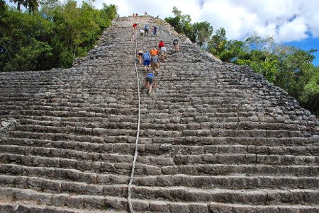 Piramide Nohoch Mul, Tulum, México 0