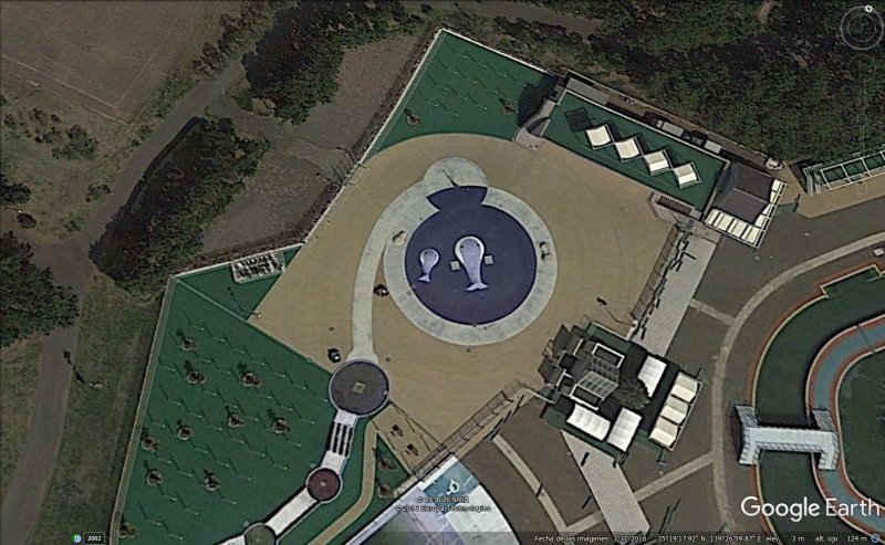 Piscinas con dos ballenas Seaside Park Tsujido, Chome, Japon 1 - Elefante en una piscina de Malaga 🗺️ Foro General de Google Earth