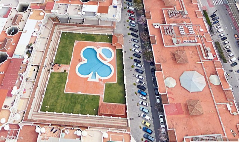 Piscina trébol de 4 hojas, Mijas, Malaga 1 - Piscinas Complejos hoteleros Puerto Vallarta 🗺️ Foro General de Google Earth