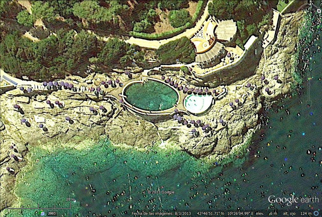 Piscina con vistas - Isla de Elba 1 - Piscinas de formas variadas Costa Brava - España 🗺️ Foro General de Google Earth