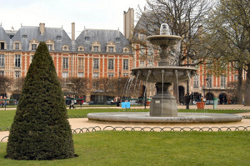 Plaza de los Vosges, Paris, Francia 1