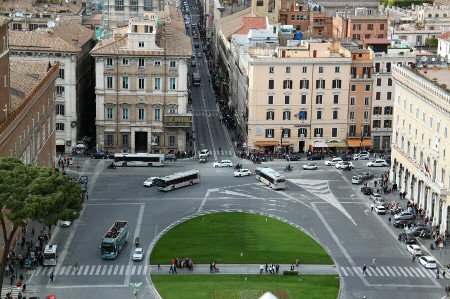 Plaza de Venezia, Roma, Italia 0