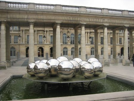 Plaza Palais Royal, París, Francia 0