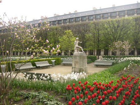 Plaza Palais Royal, París, Francia 0