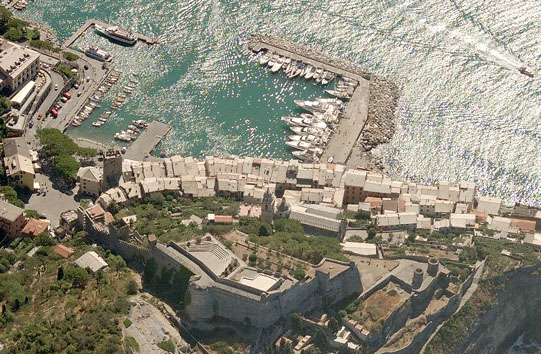 PORTOVENERE- Ventana al mar. 0