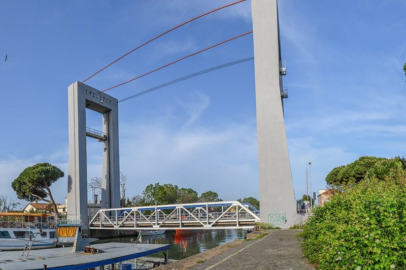 Puente Due Giugno, Fiumicino, Italia 2 - Puente de Buda, Belgica 🗺️ Foro de Ingenieria