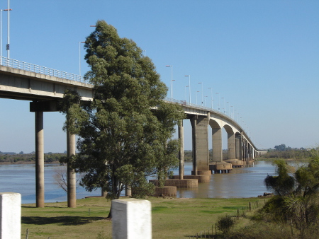 Puente internacional de Colón a Paysandú, Uruguay 1