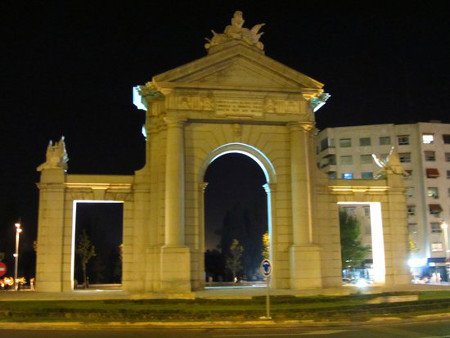 Puerta de San Vicente, Glorieta San Vicente, Madrid 🗺️ Foro España 1