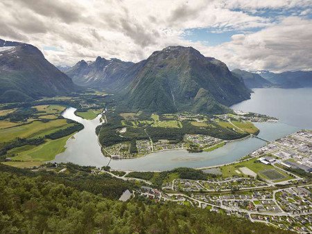 Puerto de Åndalsnes, Noruega 0