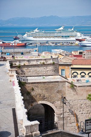 Puerto de Cagliari, Cagliari, Italia 🗺️ Foro Europa 1