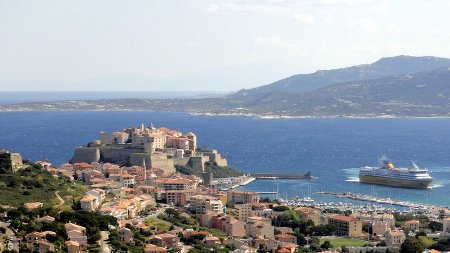 Puerto de Calvi, Francia 1