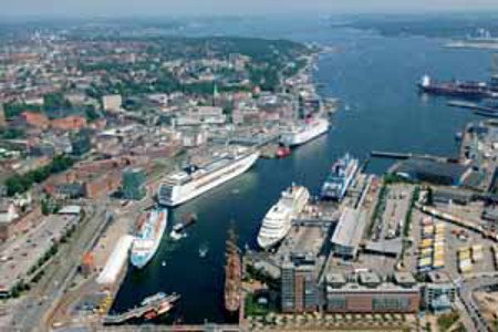 Puerto de Kiel, Kiel, Alemania 0