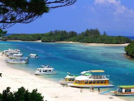 Puerto de la isla Ishigaki, Okinawa, Japón 1