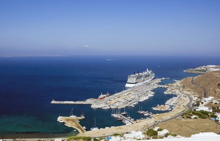 Puerto de Mykonos, Tourlos, Grecia 1