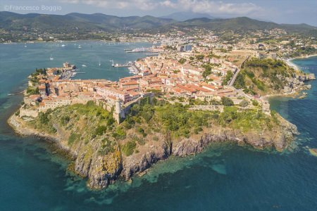 Puerto de Portoferraio, Livorno, Italia 🗺️ Foro Europa 0