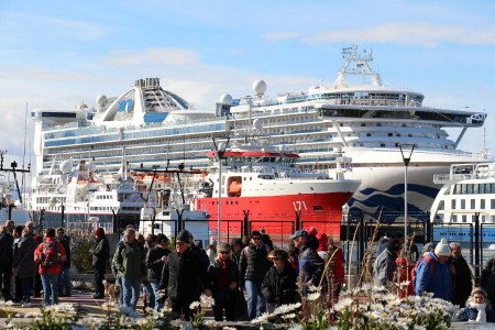 Puerto de Ushuaia, Tierra del Fuego, Argentina 1