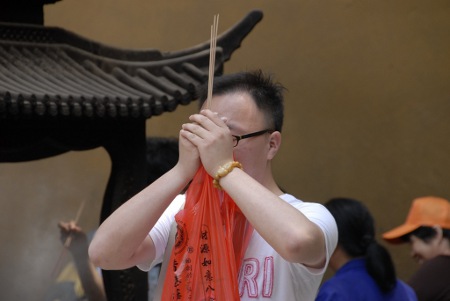 Templo a Kwan Yin, en la isla de PutuoShan, China 0