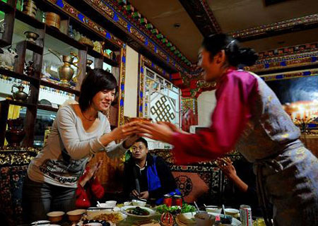 Boom de los restaurantes en Lhasa, Tibet, China 0