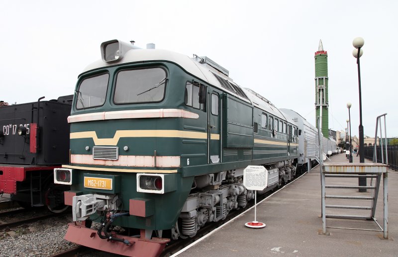 RT-23 Molodets en San Petersburgo 2 - Replica Locomotora blindada N° 1 Kozma Minin 🗺️ Foro Belico y Militar
