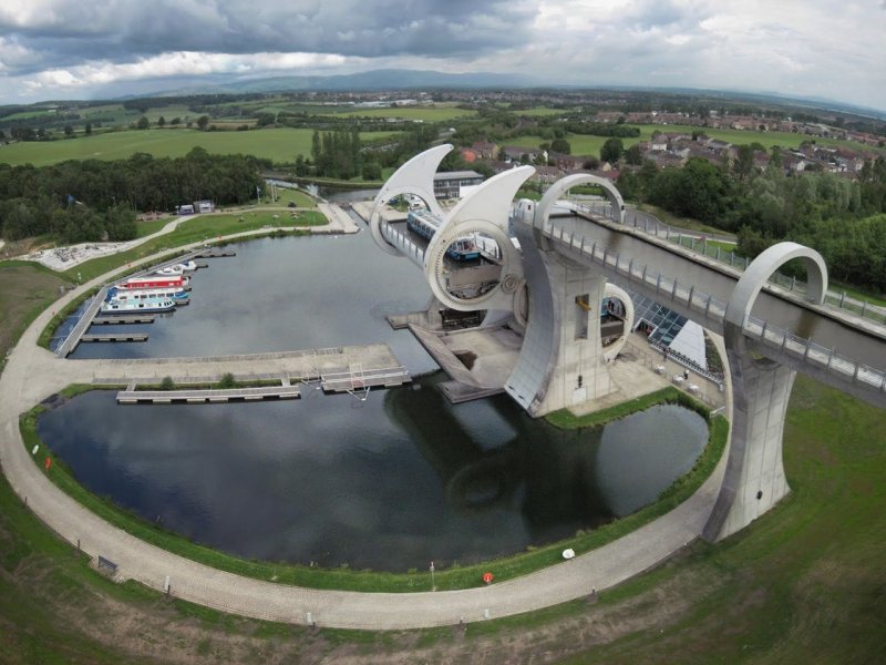 Elevador de barcos Rueda de Falkirk o Falkirk Wheel -Escocia 0