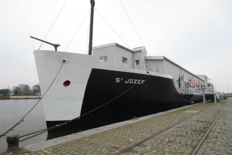 Barco Iglesia San Jozef 0 - Barco museo CAPELLA, puerto de Rostock, Alemania 🗺️ Foro General de Google Earth