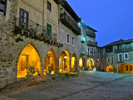 Santa Pau, La Garrotxa, Girona, Catalunya 0