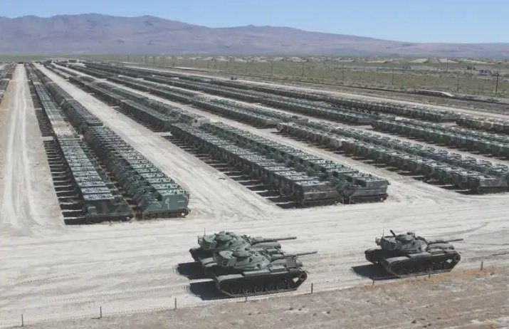 Sierra Army Depot, California, Estados Unidos 2 - Tanques - Carros de Combate