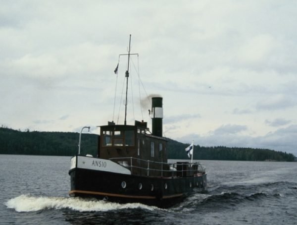 Barcos a Vapor Remolcadores del Astillero de Kanavansuun 2