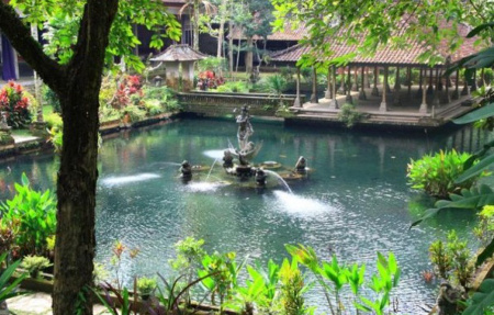 Templo del Manantial de Agua Sagrada, Bali, Indonesia 1